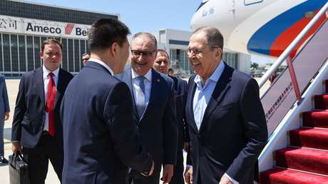 Lavrov llega a China