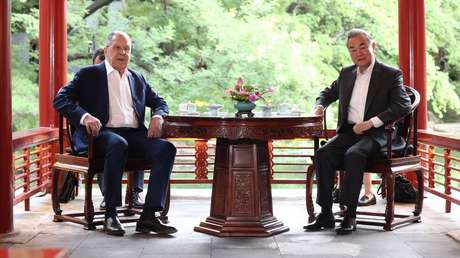 Lavrov se reúne con el canciller chino Wang Yi