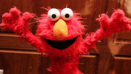 'Hackean' la cuenta de Elmo y postean mensajes contra Trump y los judíos