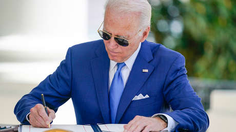 Trump: Deben hablar del 'autopen' de Biden y no de Epstein