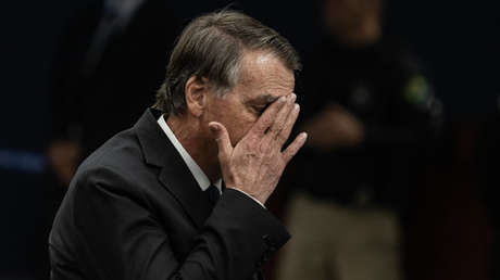 Bolsonaro interrumpe entrevista para cumplir restricción judicial