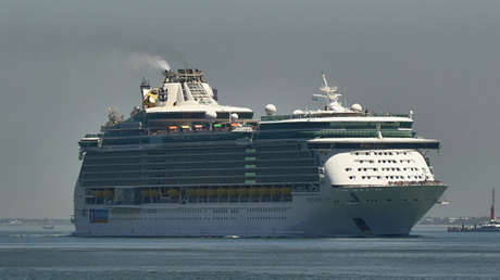 Más de 130 pasajeros enferman por un brote "desconocido" en crucero de lujo