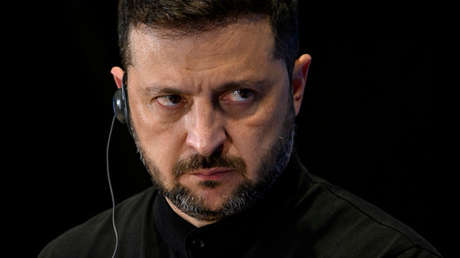 Periodista se burla de las fallidas estrategias bélicas de Zelenski con una imagen