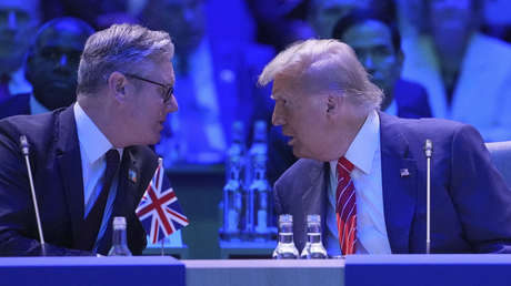 Asesor de Putin: El Reino Unido no dudaría en "dar una puñalada por la espalda" a EE.UU.