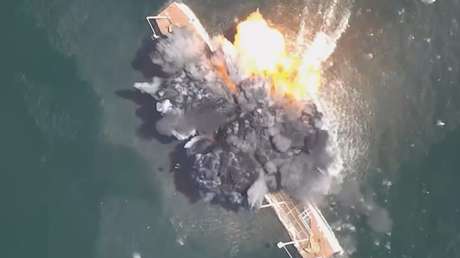 Enorme bola de fuego: el poderoso impacto de drones marítimos de la Armada rusa (VIDEO)