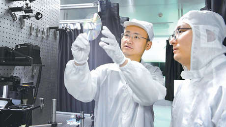 El disco de cristal chino que puede almacenar hasta 25.000 películas de alta definición