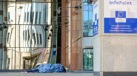 Politico: Europa debe elegir entre invertir en su futuro o en sus 'miedos'