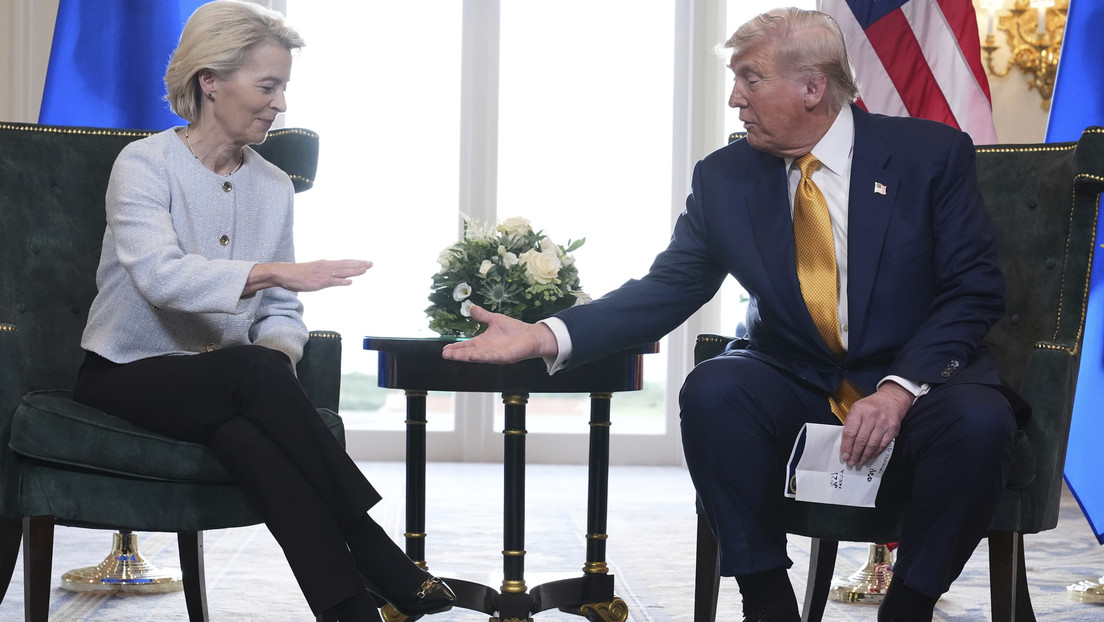 FT: Trump regala a la UE "un verano de humillación"