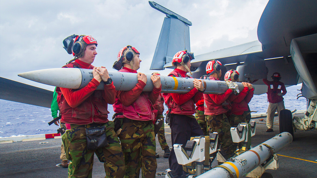 El Pentágono encarga avanzados misiles aire-aire para un grupo de países, Ucrania incluida