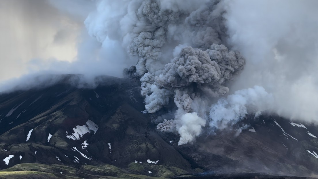 VIDEO: Volcán ruso 'despierta' tras siglos de silencio en la misma zona del potente terremoto