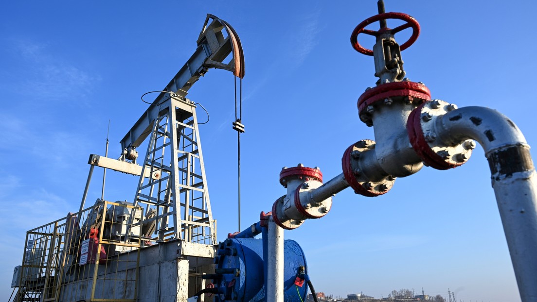 EE.UU. amenaza con castigar a los países que importen petróleo ruso