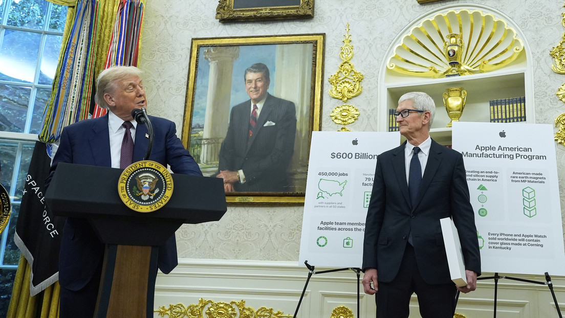 Trump anuncia una inversión millonaria de Apple en EE.UU.