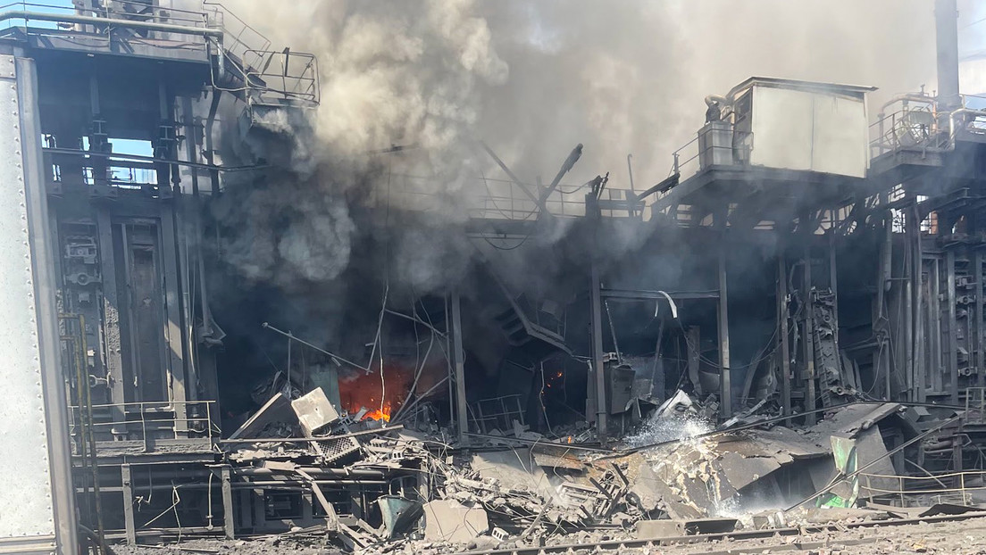 Se registra una gran explosión en una fábrica de EE.UU. (VIDEO)