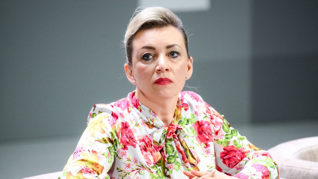 "Montón de patanes": Zajárova condena la propuesta de excluir el ruso de la lista de lenguas protegidas en Ucrania