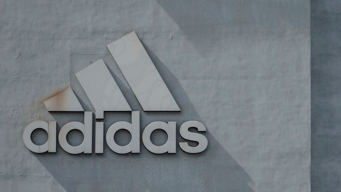 Adidas se disculpa por inspirarse en sandalias tradicionales de México para uno de sus productos
