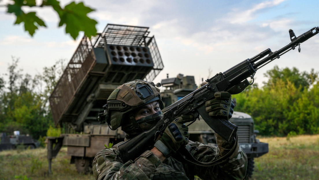 "Completo desastre": Exjefe de una brigada ucraniana sobre la situación de las tropas de Kiev en Donbass