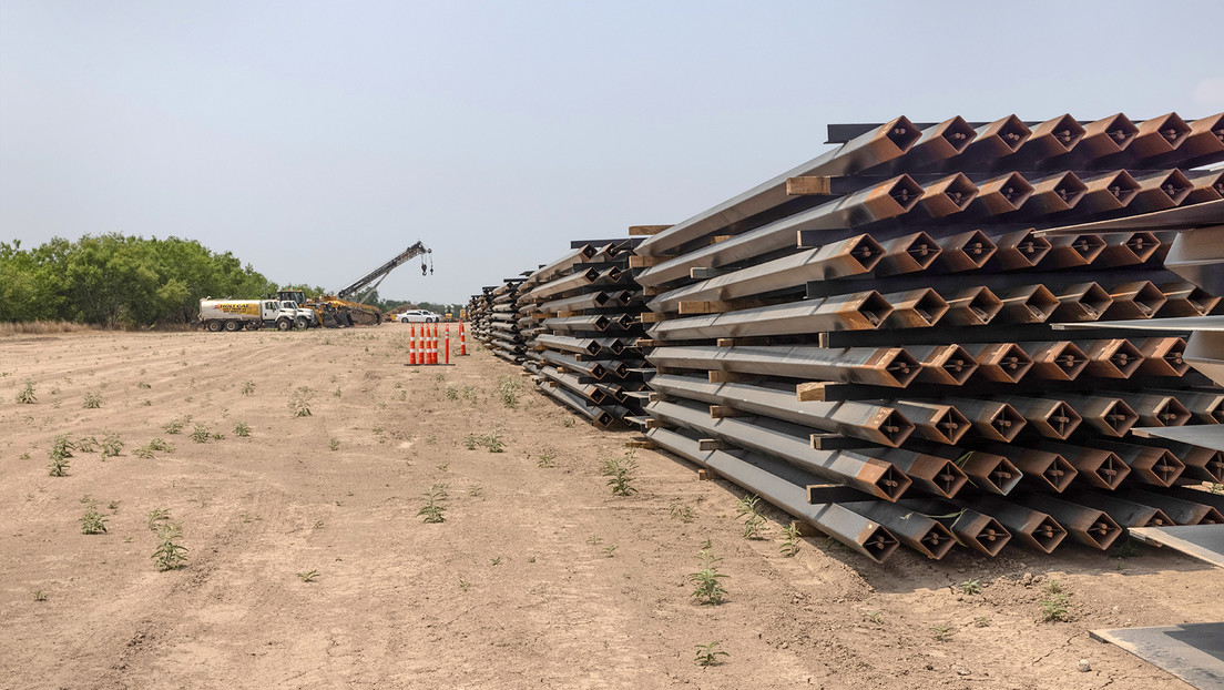 "Vamos a recuperar el muro": Trump sobre la instalación en la frontera con México que subastó Biden