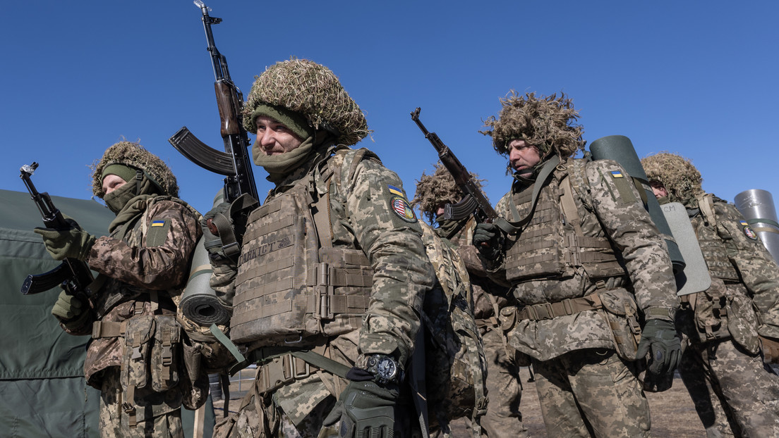 Unos 650.000 hombres en edad de combatir habrían huido de Ucrania