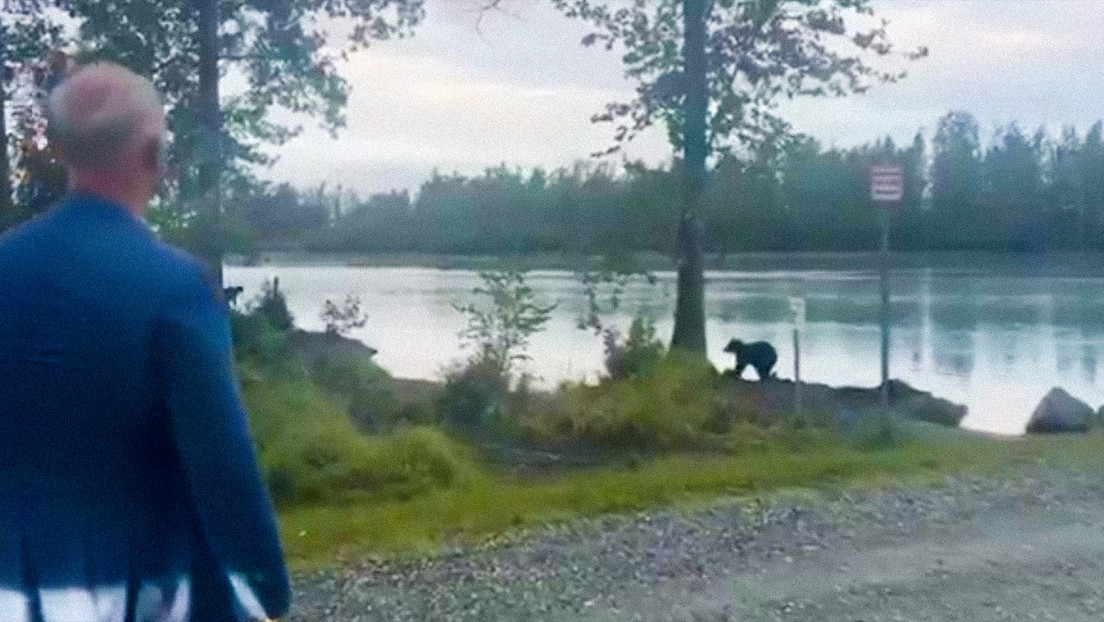 "Que sea un buen augurio": Sorpresivo encuentro del enviado de Putin en un paseo por Alaska (VIDEO)
