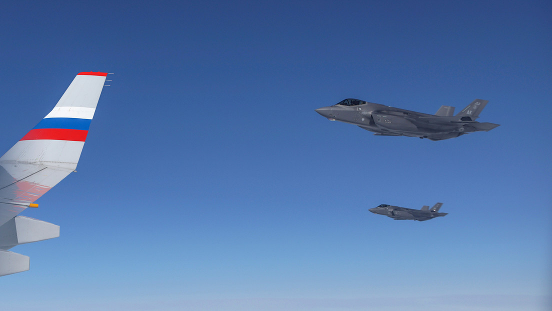 VIDEO: Cazas F-35 de EE.UU. escoltan el avión de Putin