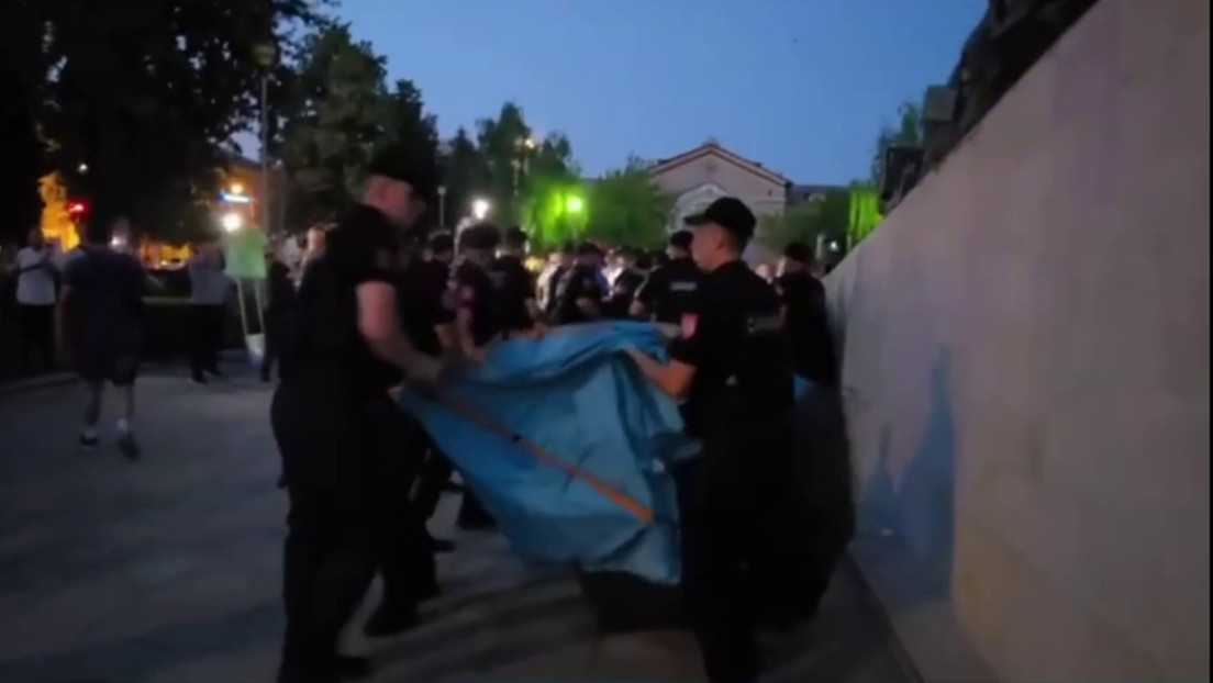 "¡Vergüenza!": La Policía desmantela en Moldavia un campamento de seguidores de líder opositora condenada