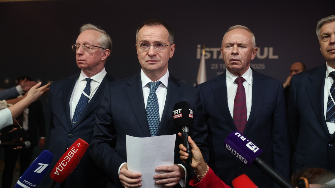 Lavrov: Rusia ha propuesto elevar el nivel de las delegaciones en las negociaciones con Kiev