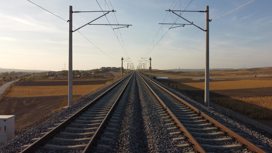 Empresa rusa completa digitalización de un importante ferrocarril entre dos antiguas repúblicas soviéticas