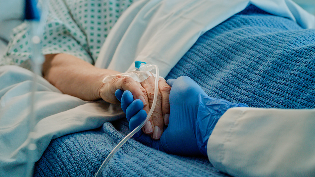 Va al médico por malestar estomacal y descubre tener un raro tipo de cáncer