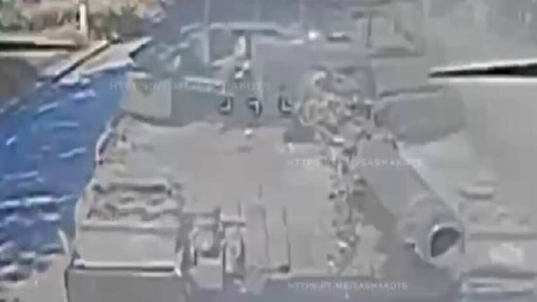 VIDEOS: Militares rusos "castigan" a Leopard ucraniano