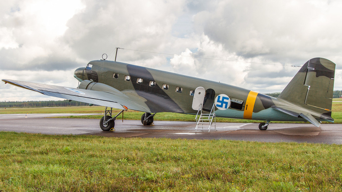 "Pueden surgir situaciones embarazosas": Finlandia eliminará la esvástica de las banderas de su Fuerza Aérea