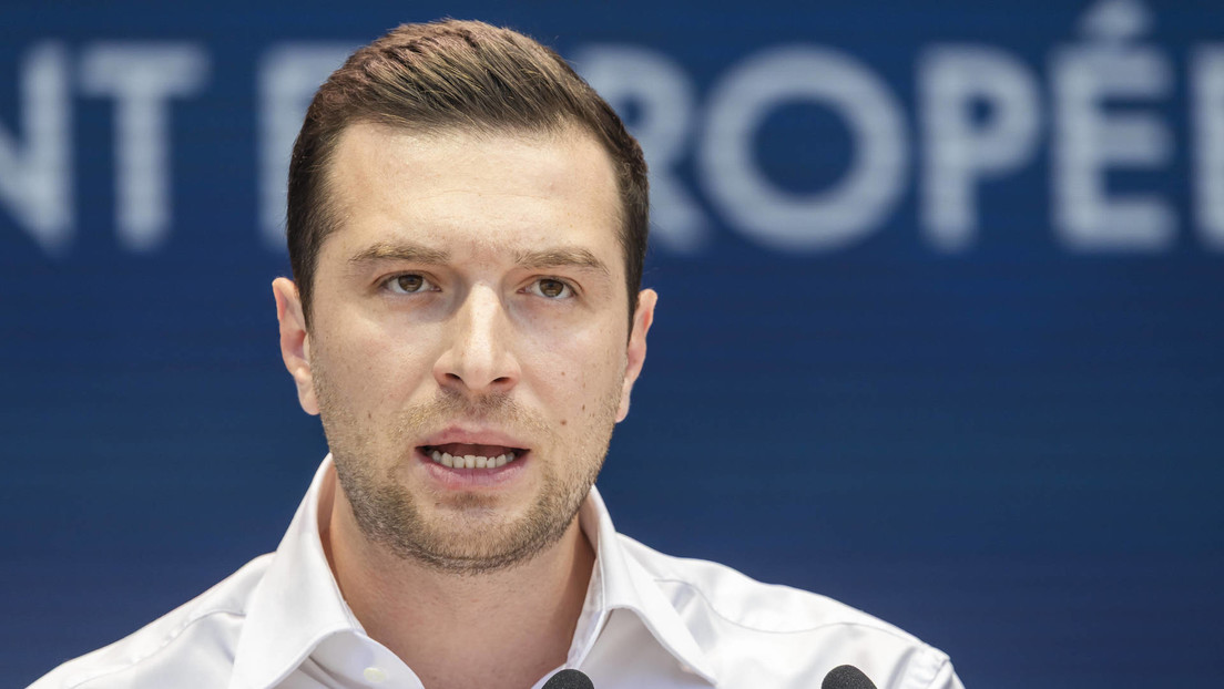 Líder de la derecha de Francia asegura que el país está gobernado "por burros"