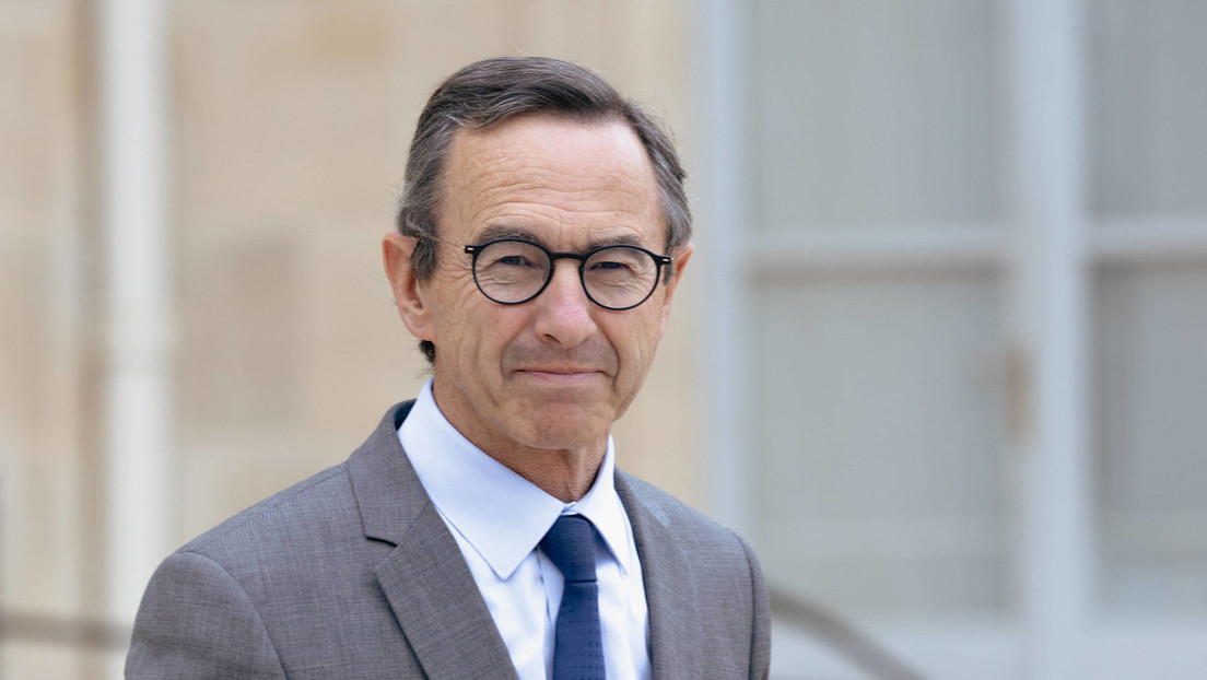 "Jamás Francia estuvo tan cerca del abismo financiero", advierte el ministro del Interior