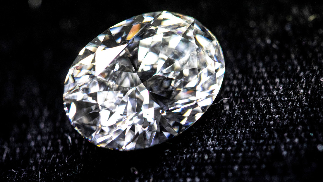 EE.UU. se otorga una excepción para seguir comprando los prohibidos diamantes rusos