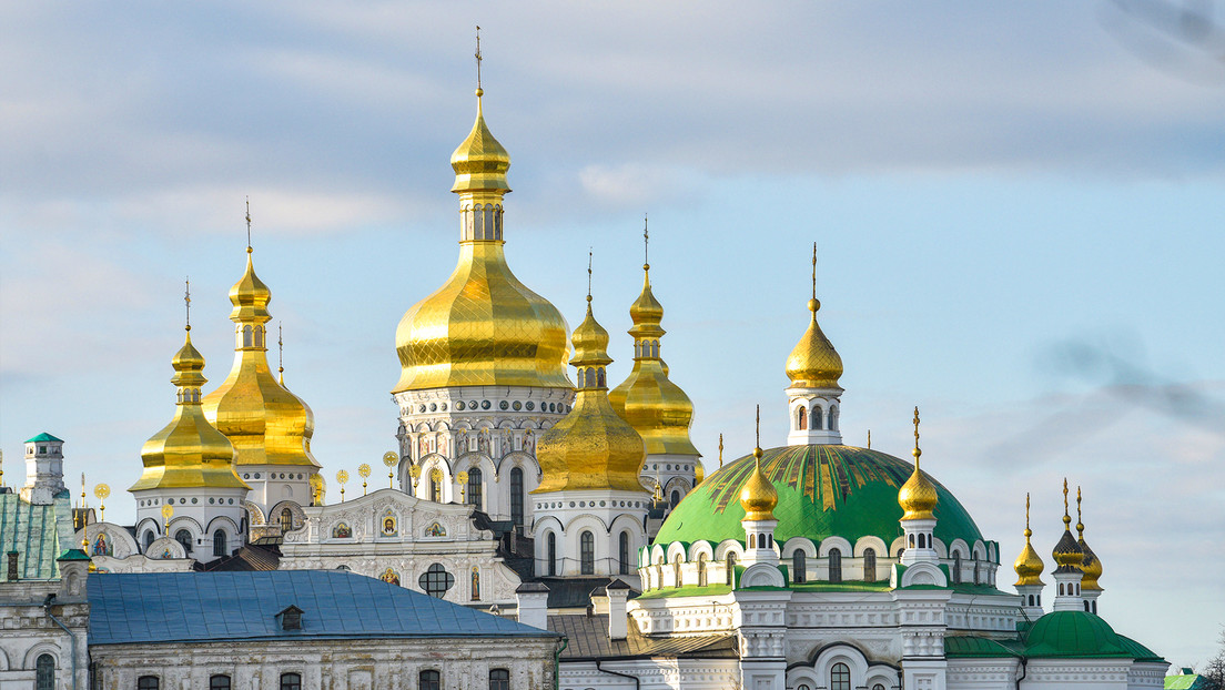 Ucrania da un nuevo paso hacia la prohibición de su mayor Iglesia cristiana