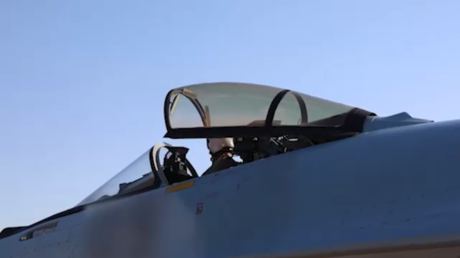 'Ángel protector' del Ejército ruso: el Su-35 vigila el cielo con ojo avizor (VIDEO)