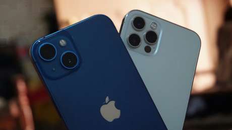 Caso extraño: muere una joven con 26 iPhones pegados a su cuerpo