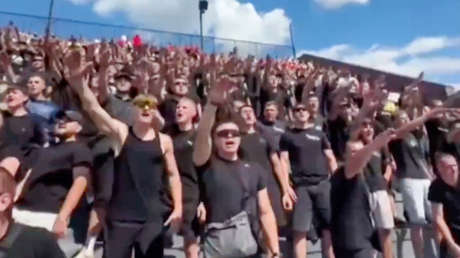 VIDEO: Gestos y consignas nazis en la grada durante un partido de fútbol en Ucrania