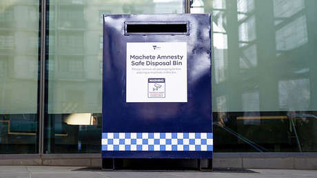 Australia lanza una 'cruzada' contra el machete e instala contenedores para tirarlos