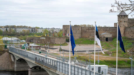 Un país miembro de la OTAN refuerza sus pasos fronterizos con Rusia