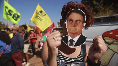 ¿Qué hay detrás de la orden de prisión domiciliaria a Bolsonaro?