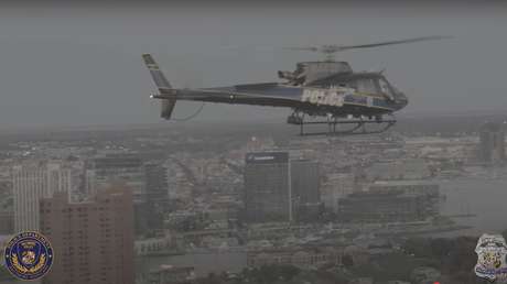 Dramático video en primera persona desde un helicóptero que aterrizó en una escuela para salvar una vida