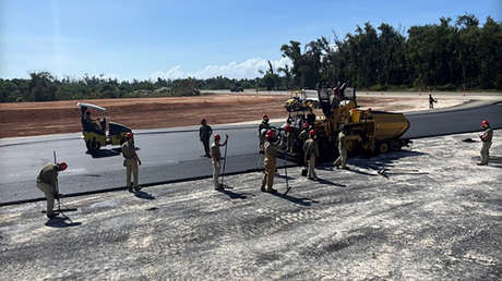 EE.UU. restaura el aeródromo desde que bombardeó Hiroshima y Nagasaki