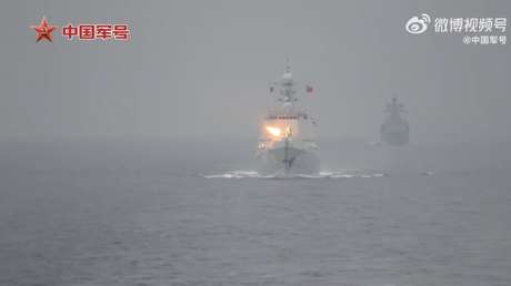 VIDEO de película del poder naval de Rusia y China en maniobras con fuego real