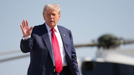 Trump presume que donó su salario