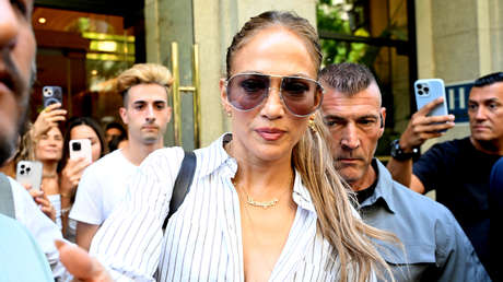 Jennifer Lopez es rechazada en una tienda de Chanel y así reacciona