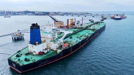 Trump sopesa 'castigar' a China por la compra de petróleo ruso