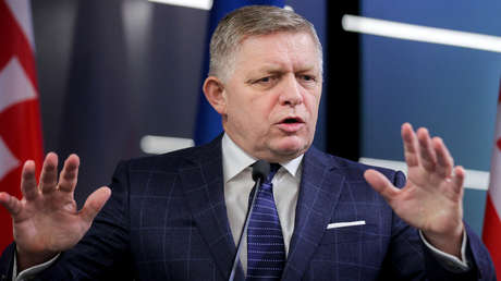 Kiev se enoja con Fico por comparar a Ucrania con "la hierba" bajo las patas de elefantes