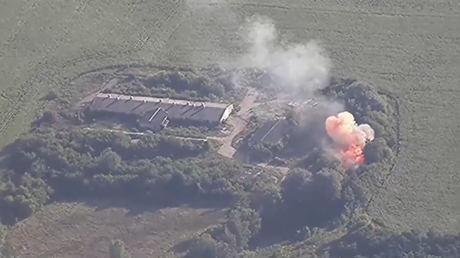 VIDEO: Drones kamikaze rusos despedazan un sistema de defensa aérea S-300V de Ucrania