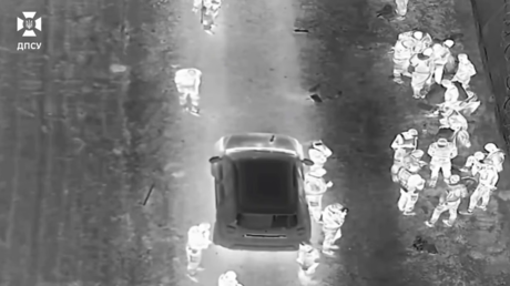 VIDEO: Capturan a un numeroso grupo de ucranianos que trataban de huir a Eslovaquia ante la movilización forzosa