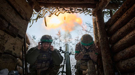 Cancillería rusa: Kiev utilizará su "arsenal de medios prohibidos" para socavar la cumbre Putin-Trump